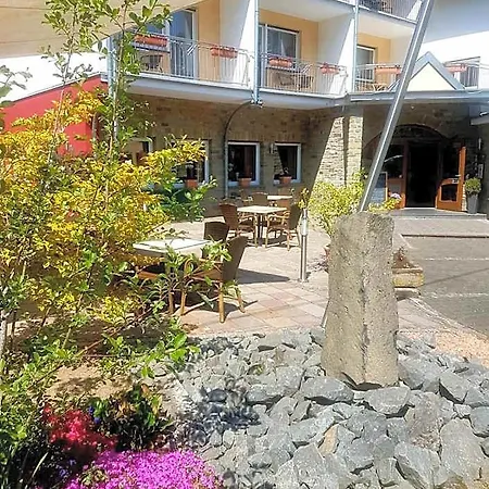 Otel Schend Lutzerath